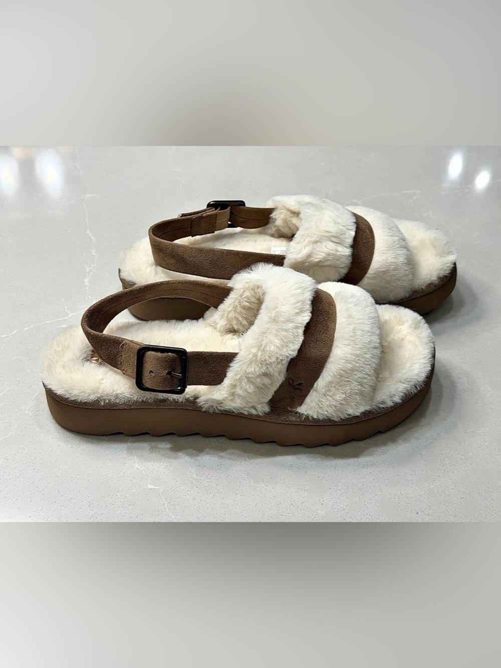Koolaburra by UGG W Fuzz'n Out Fuzzy Strap Sandals Brown & Cream US 9 NWT